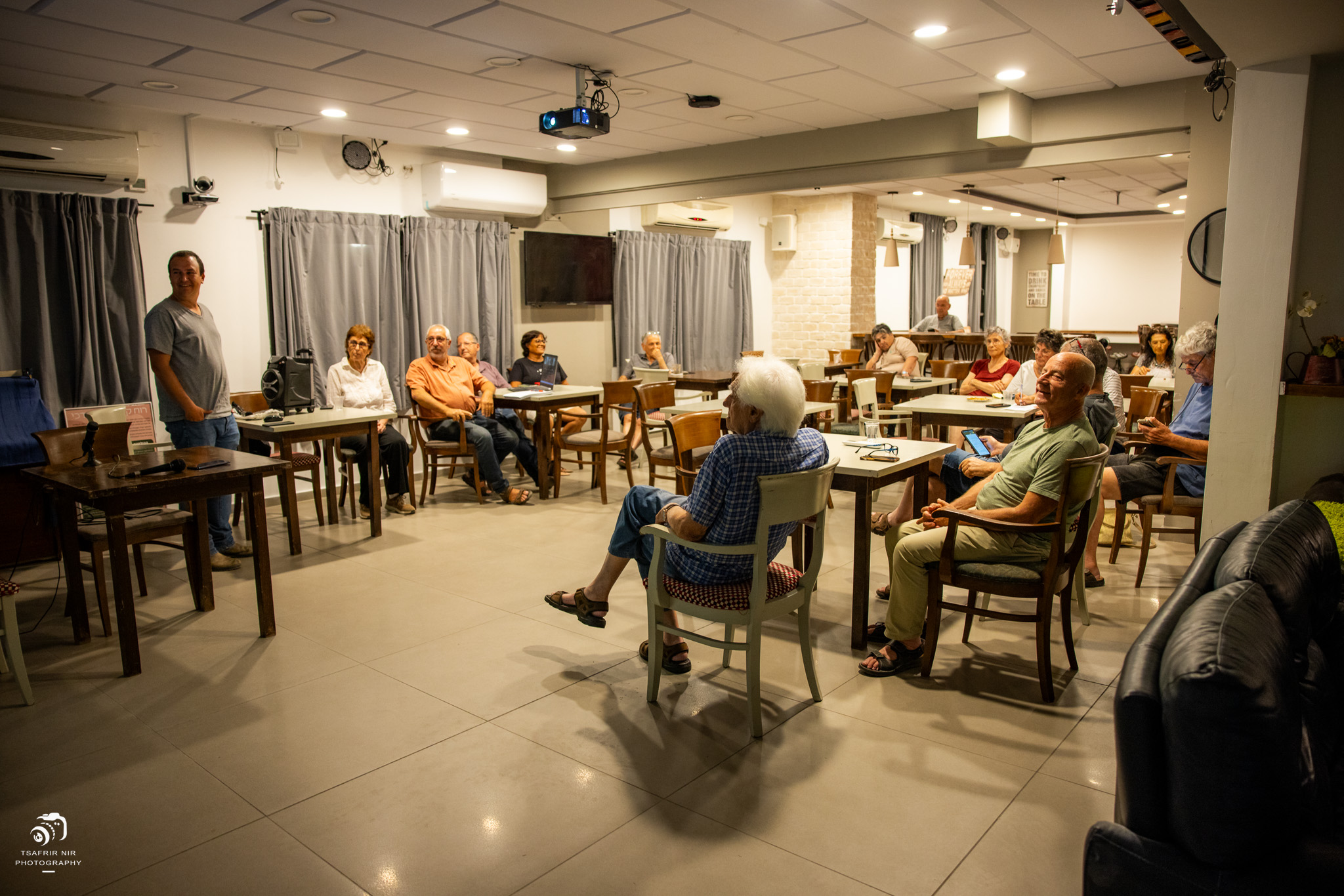 שיחת קיבוץ בנושא המוזיאון. צילום: צפריר ניר